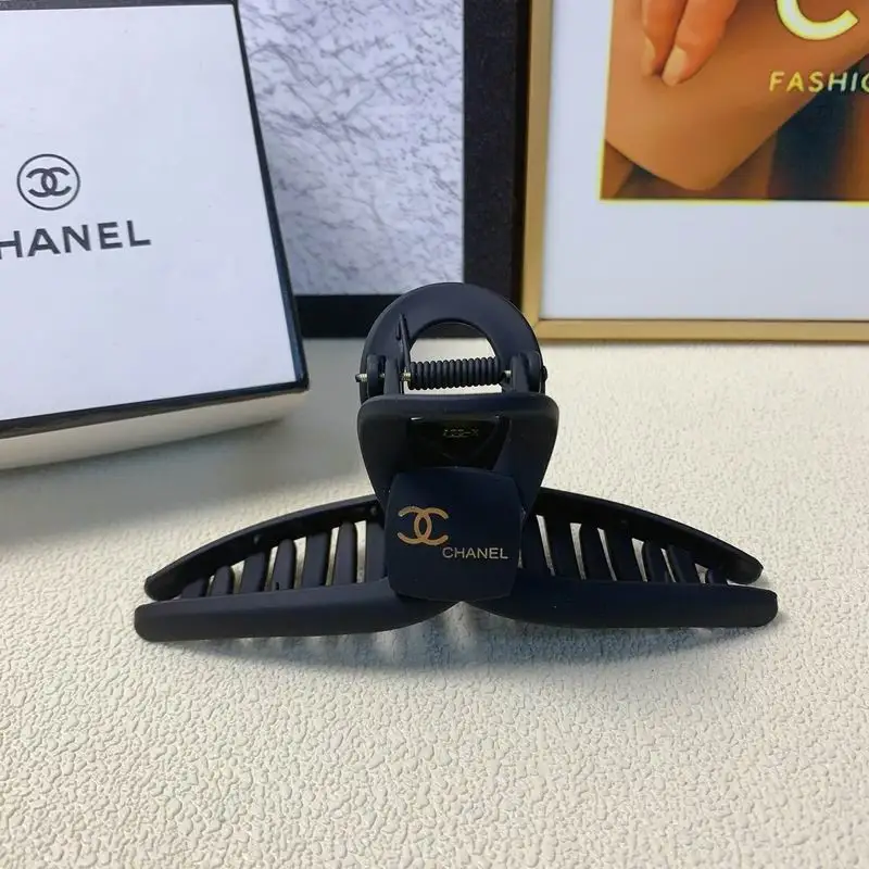 Chanel Hair Grab Clip 12lyx24 (1)